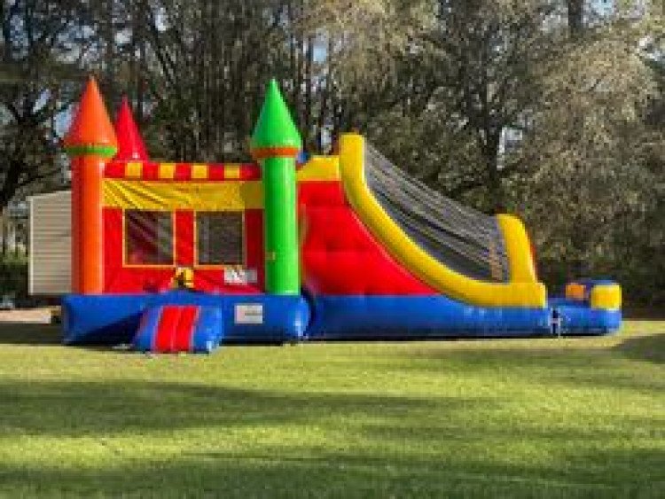 Rainbow Castle XL with wet/dry slide